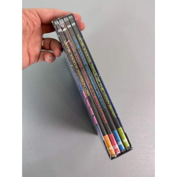 Mystery Science Theater 3000 volume XXXVIII 38 DVD box set - Picture 2 of 3